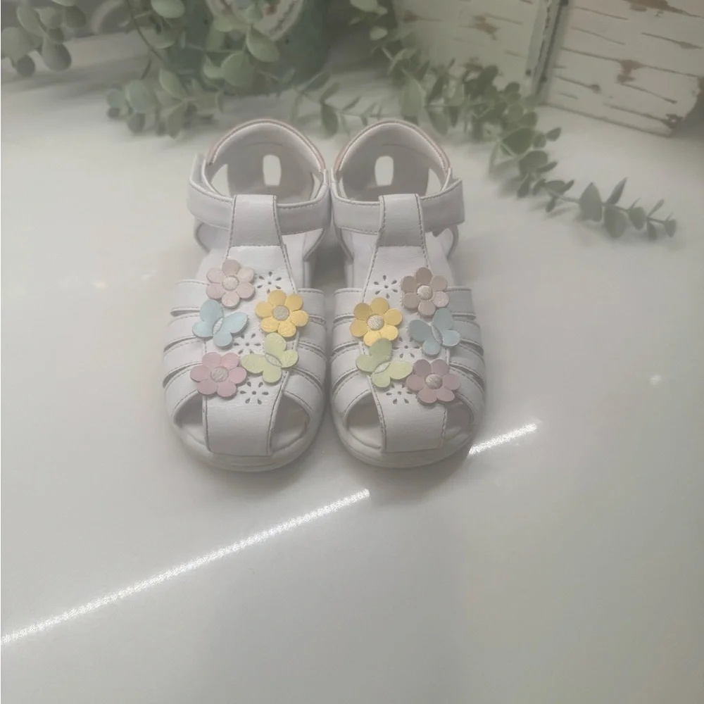 Girls Rachel’s Spring/Easter sandals size 10